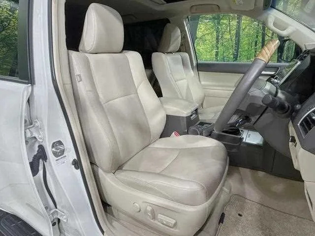 Toyota Land Cruiser Prado 2023 — миниатюра 5