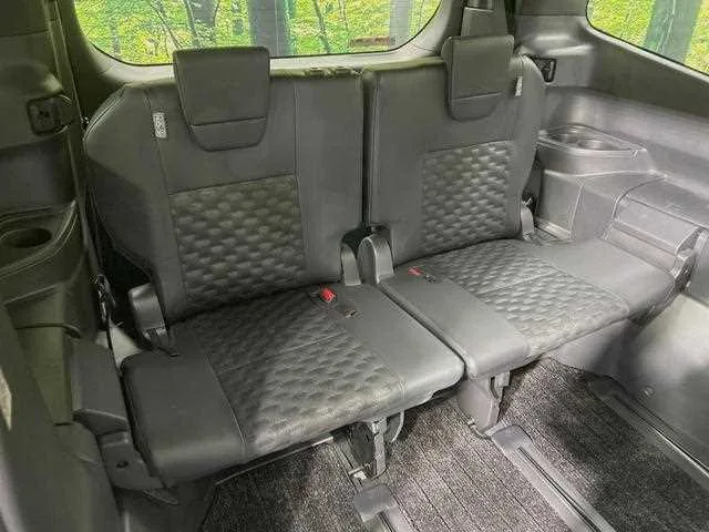Toyota Voxy 2023 — миниатюра 4
