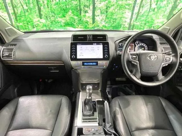 Toyota Land Cruiser Prado 2023 — миниатюра 2