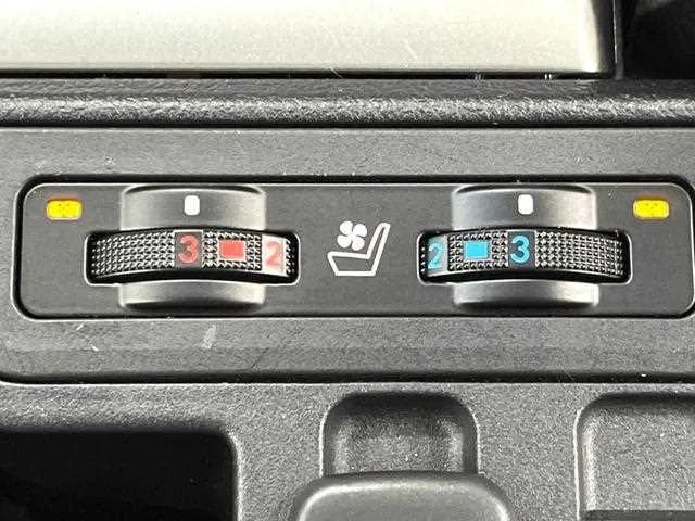 Toyota Land Cruiser Prado 2023 — миниатюра 5