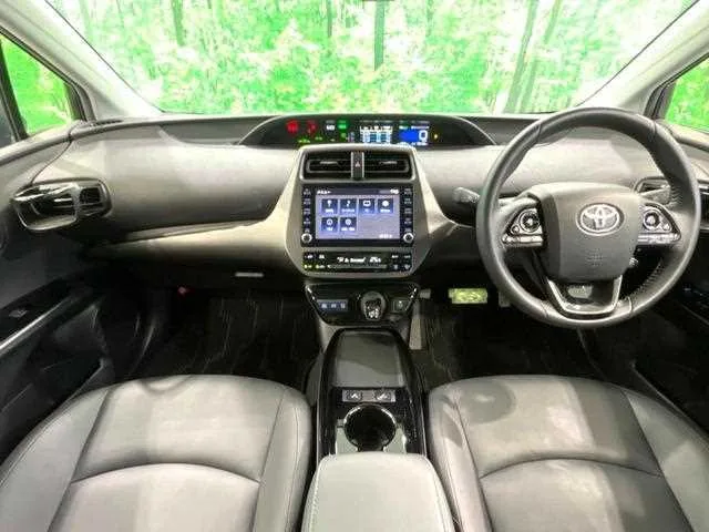 Toyota Prius 2022 — миниатюра 2