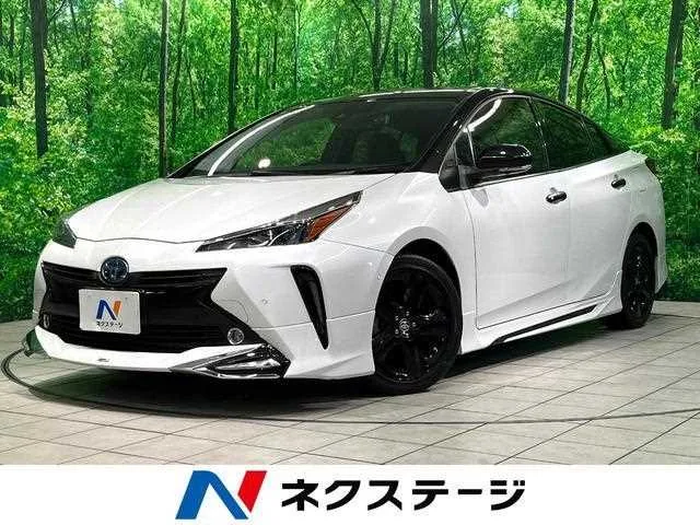 Toyota Prius 2022 — фото 1, купить с доставкой в Москву