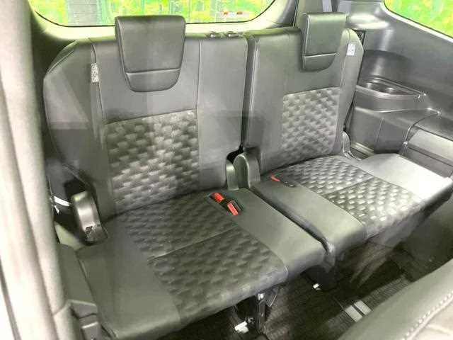 Toyota Voxy 2025 — миниатюра 4