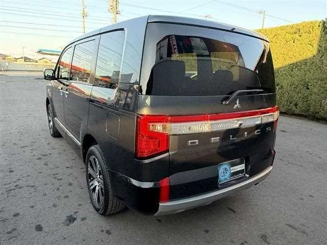 Mitsubishi Delica D:5 2024 — миниатюра 4