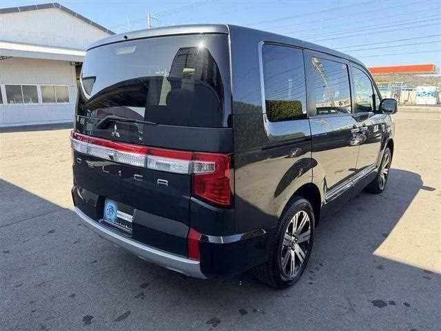 Mitsubishi Delica D:5 2024 — миниатюра 2