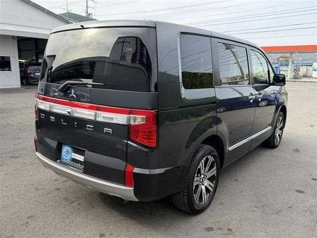 Mitsubishi Delica D5 2024 — миниатюра 2