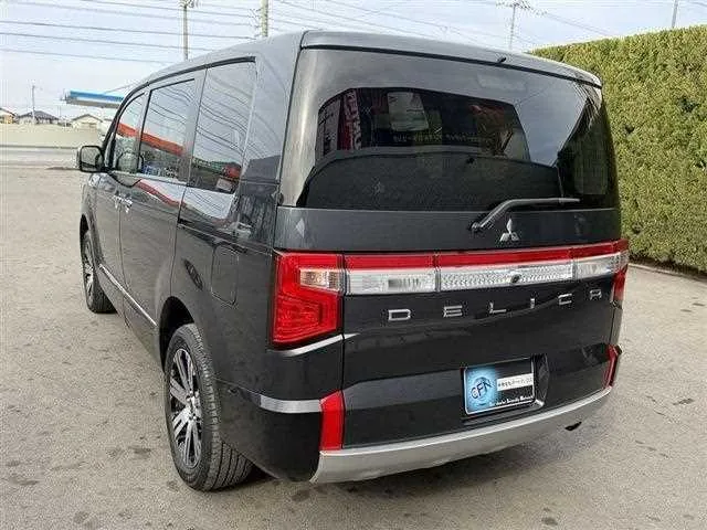 Mitsubishi Delica D5 2024 — миниатюра 4