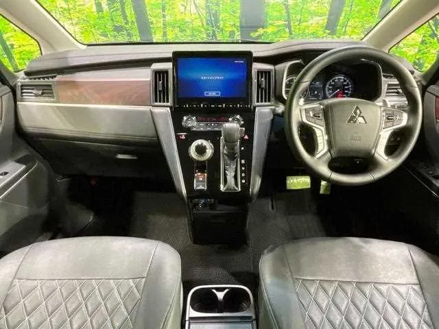 Mitsubishi Delica D:5 2024 — миниатюра 2