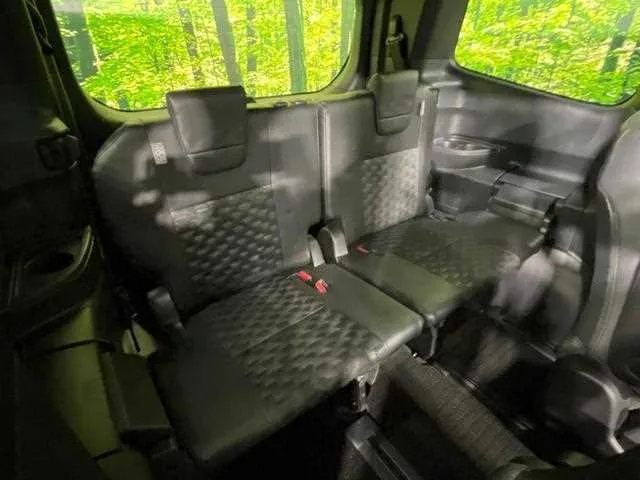 Toyota Voxy 2022 — миниатюра 4