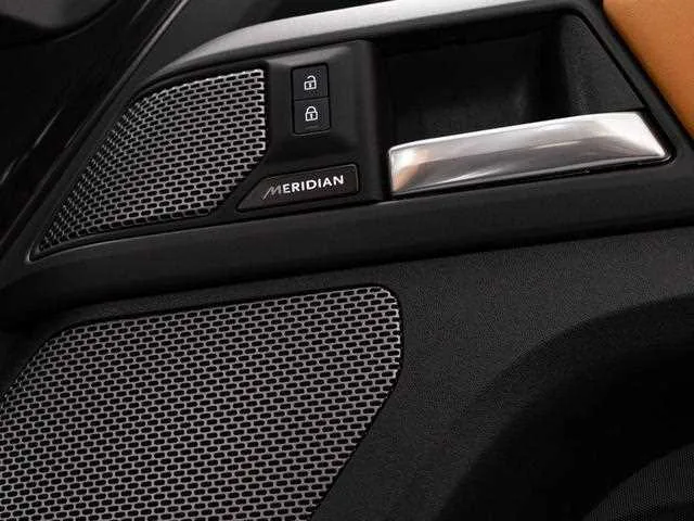 Land Rover Defender 2024 — миниатюра 5