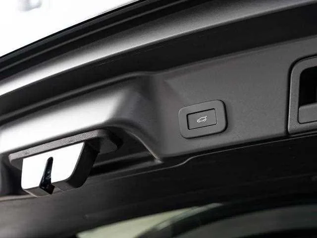 Land Rover Land Rover Others 2025 — миниатюра 4