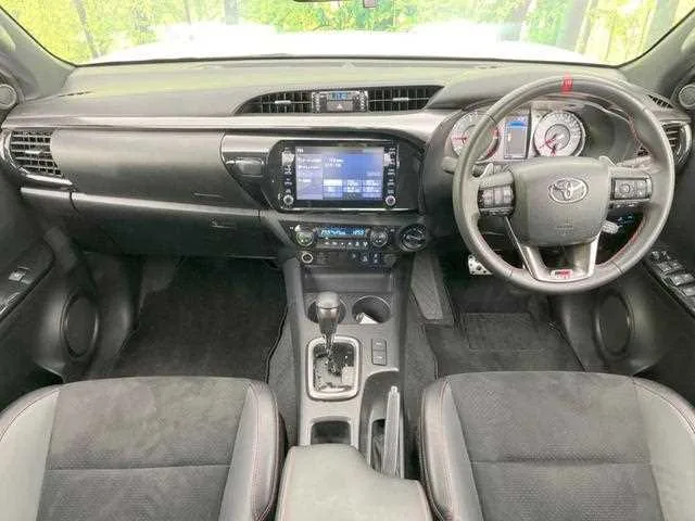 Toyota Hilux 2022 — миниатюра 2
