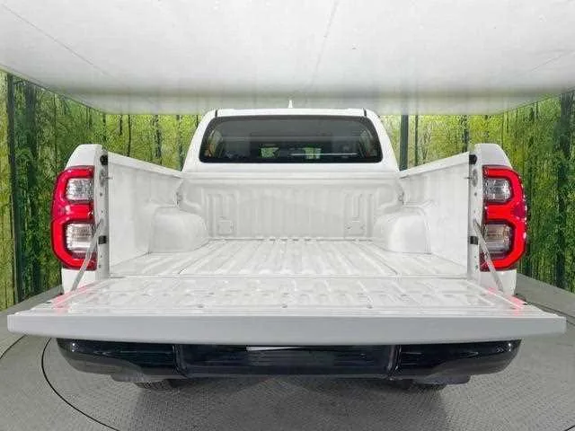 Toyota Hilux 2022 — миниатюра 4