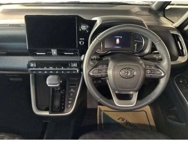 Toyota Voxy 2025 — миниатюра 3