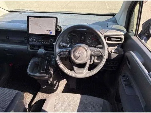 Toyota Sienta 2024 — миниатюра 3