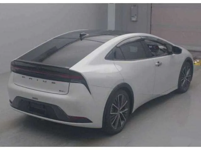 Toyota Prius 2023 — миниатюра 2
