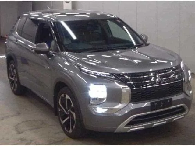 Mitsubishi Outlander 2023 — фото 1, купить с доставкой в Москву
