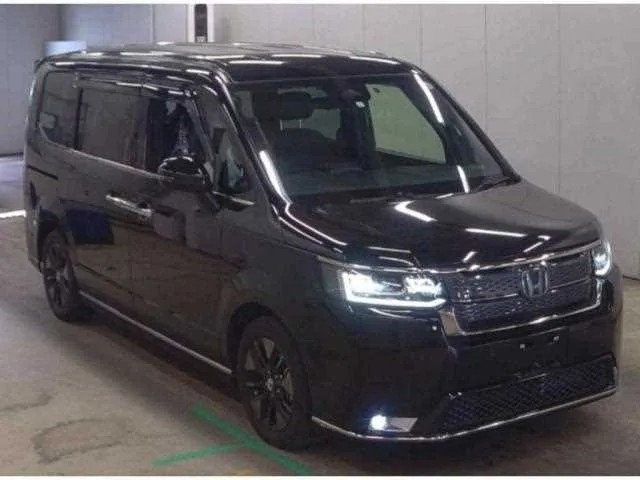 Honda Step WGN 2023 — фото 1, купить с доставкой в Москву