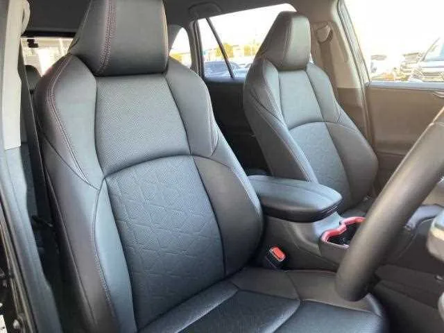 Toyota RAV4 2023 — миниатюра 4