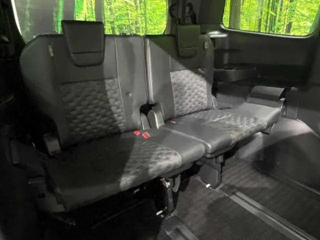 Toyota Voxy 2022 — миниатюра 4