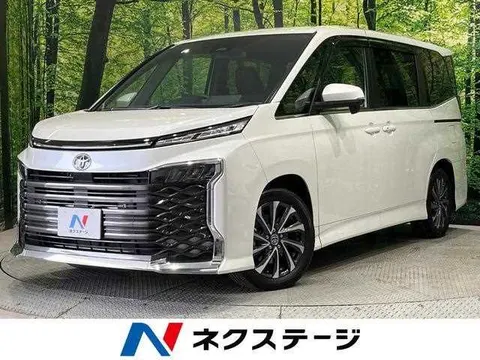 Toyota Voxy 2025 купить в Москве