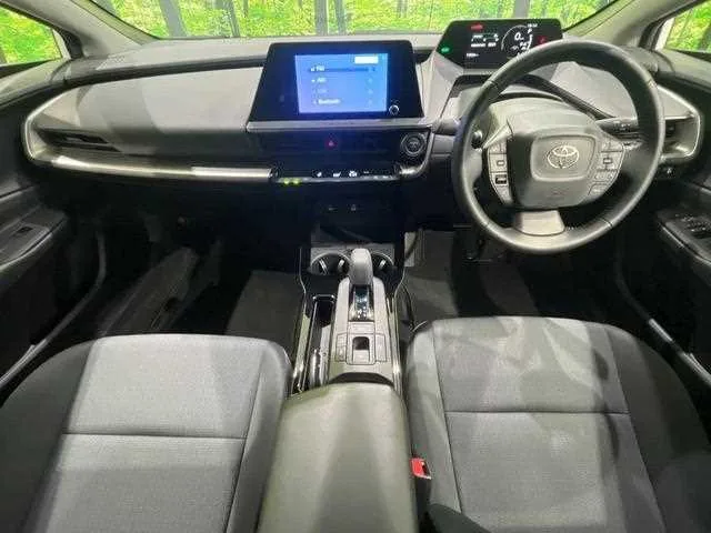 Toyota Prius 2023 — миниатюра 2