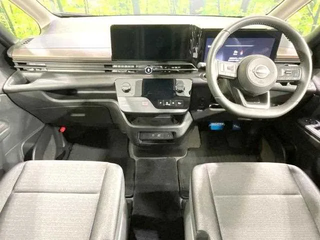 Nissan Serena 2025 — миниатюра 2