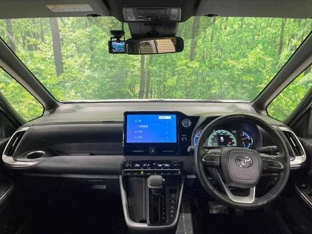 Toyota Noah 2023 — миниатюра 2