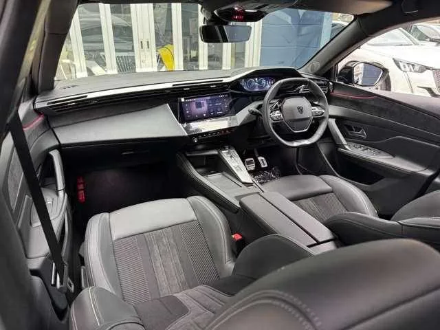Peugeot 308 2025 — миниатюра 2