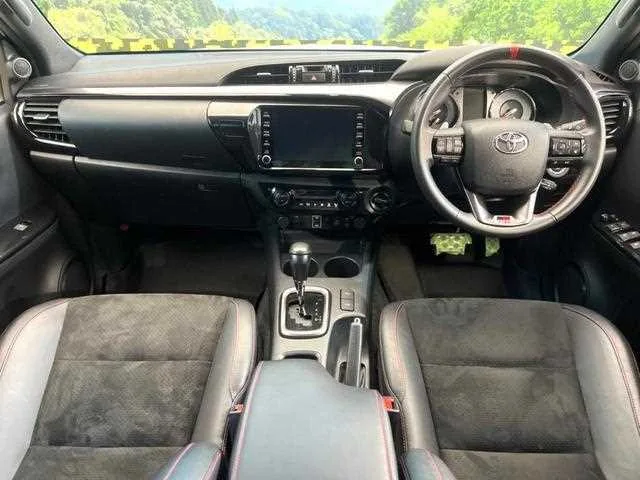 Toyota Hilux 2022 — миниатюра 2