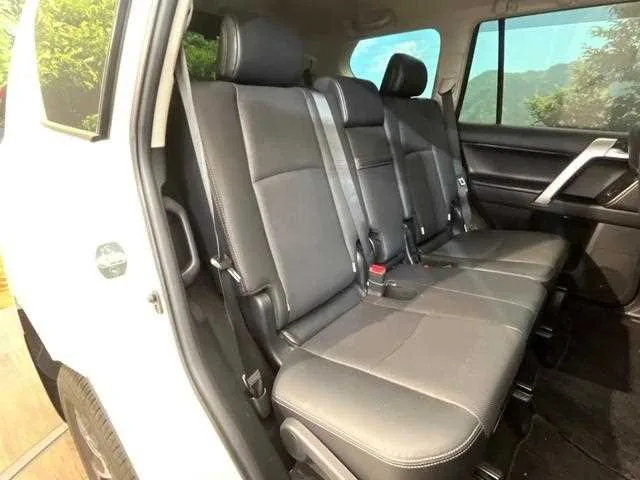 Toyota Land Cruiser Prado 2023 — миниатюра 3