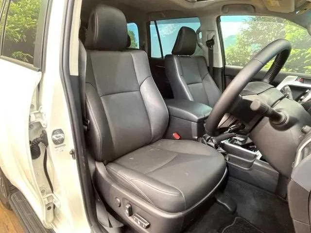 Toyota Land Cruiser Prado 2023 — миниатюра 5