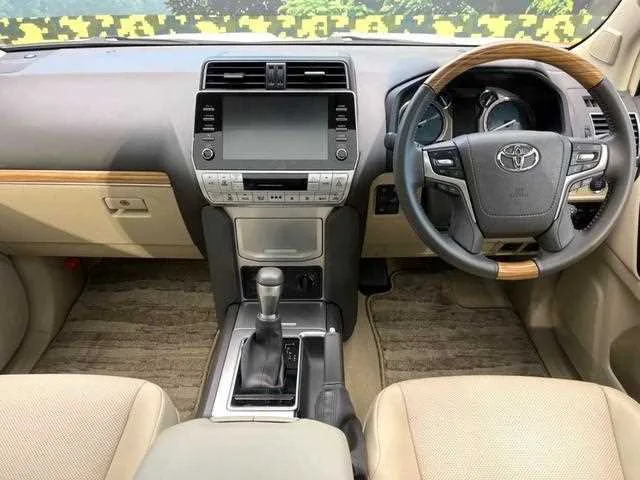 Toyota Land Cruiser Prado 2023 — миниатюра 2