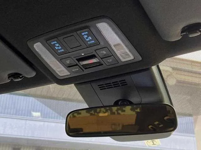 Toyota Voxy 2023 — миниатюра 3