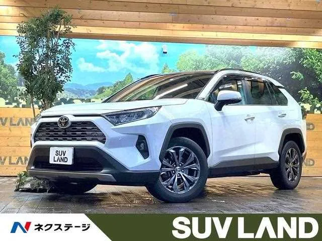 Toyota RAV4 2023 — фото 1, купить с доставкой в Москву