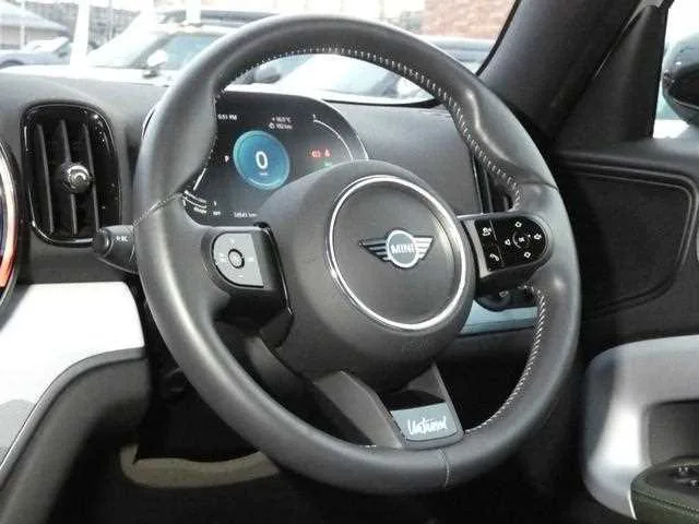 BMW MINI 2023 — миниатюра 2