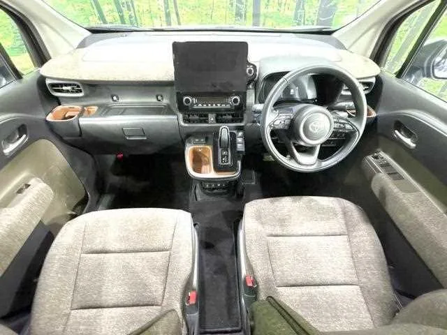 Toyota Sienta 2023 — миниатюра 2