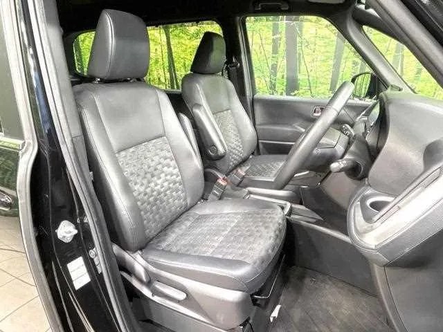 Toyota Voxy 2023 — миниатюра 5