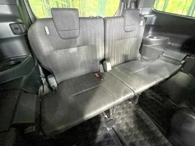 Toyota Voxy 2023 — миниатюра 4