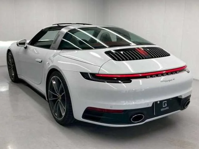 Porsche 911 2024 — миниатюра 4