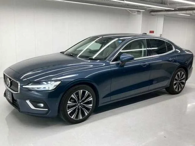 Volvo S60 2024 — фото 1, купить с доставкой в Москву