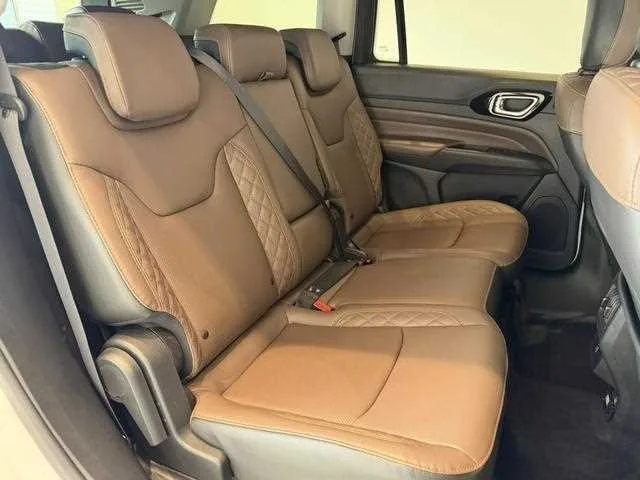 Jeep Commander 2023 — миниатюра 5