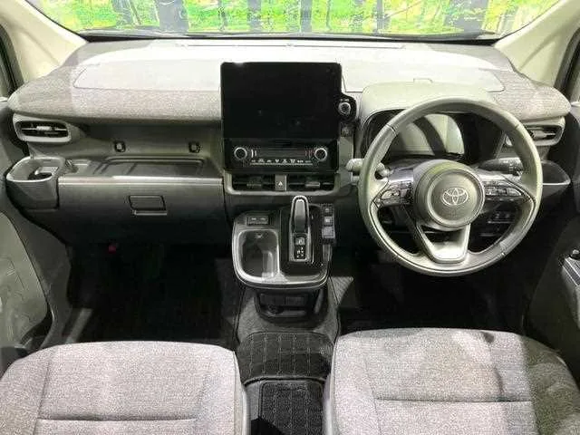 Toyota Sienta 2025 — миниатюра 2