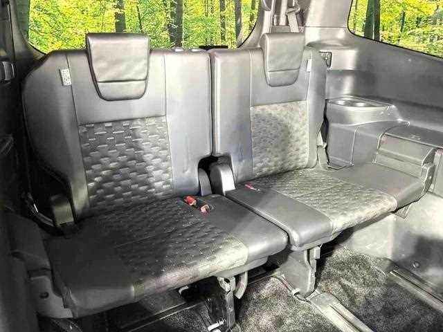 Toyota Voxy 2023 — миниатюра 4