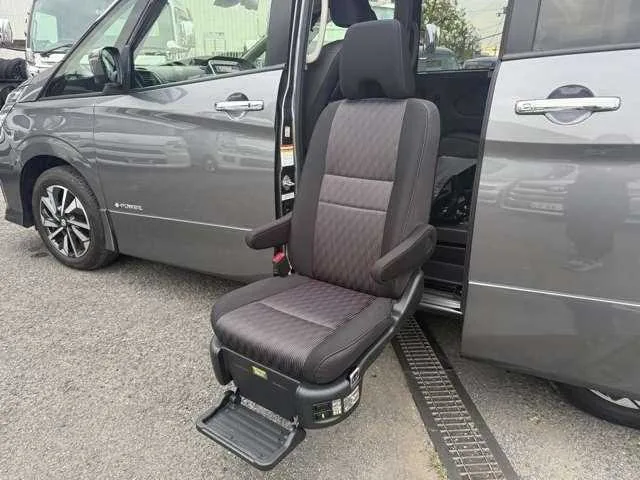 Nissan Serena 2022 — миниатюра 2