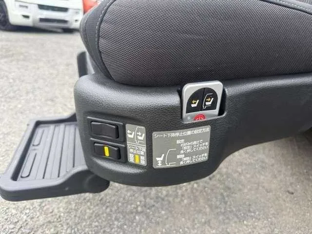 Nissan Serena 2022 — миниатюра 5