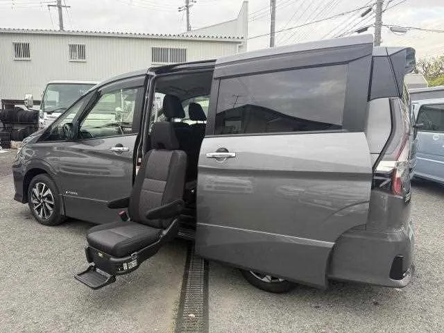 Nissan Serena 2022 — фото 1, купить с доставкой в Москву