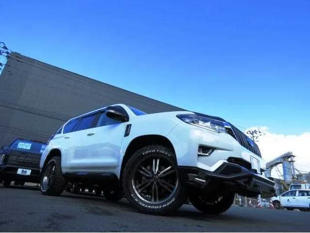 Toyota Land Cruiser Prado 2022 — миниатюра 5