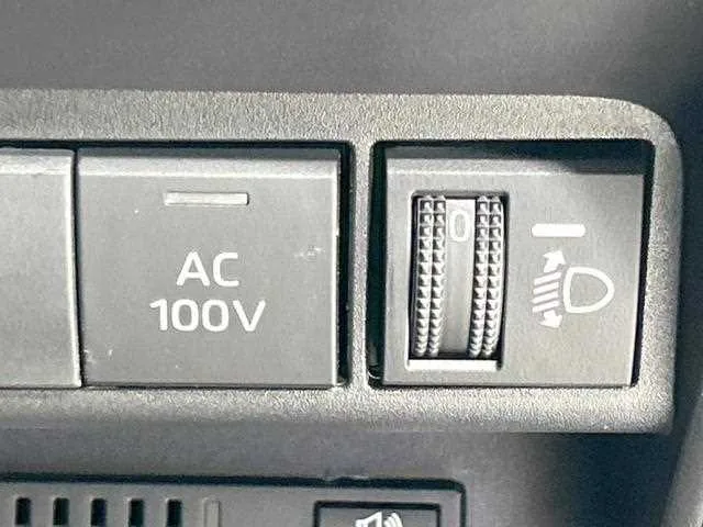 Toyota AQUA 2024 — миниатюра 3