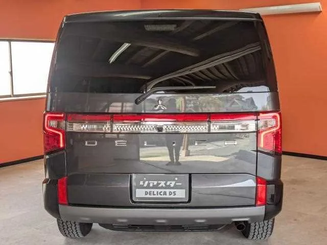 Mitsubishi Delica D:5 2025 — миниатюра 4